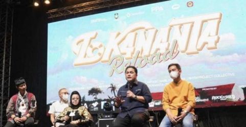 Menteri BUMN Erick Thohir dan Wali Kota Solo saat mengunjungi studio rekaman Lokananta Records di Kota Surakarta. (Ist)