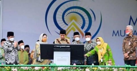 Puan Maharani dan Ganjar Pranowo satu Meja tapi saling berjauhan. (Ist)