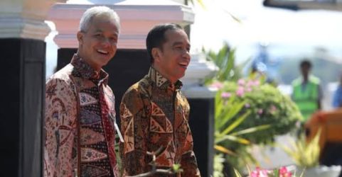 Presiden Jokowi saat bersama Ganjar Pranowo dalam suatu acara. (Foto : Setpres)