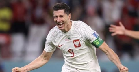 Ekspresi Lewandowski usai membobol gawang Arab Saudi. (Ist)