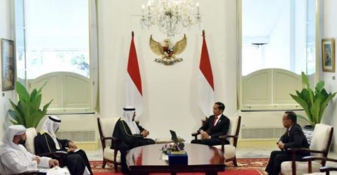 Presiden Jokowi saat menerima Sekjen Abu Dhabi Peace Forum Al-Mahfouz bin Abdullah di Bayyah di Istana Merdeka. (Ist)