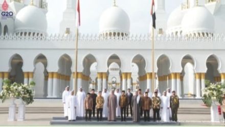 Foto bersama Presiden Jokowi bersama Presiden Uni Emirat Arab Sheikh Mohammed bin Zayed nin Sultan Al Nahyan. Foto : Setpres