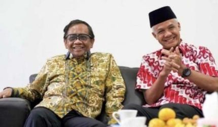Pertemuan Menko Polhukam Mahfud MD dengan Gubernur Jateng Ganjar Pranowo di Kampus Universitas Wahid Hasyim, Semarang. (Ist)