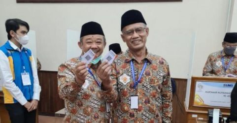 Pimpin kembali Muhammadiyah. Abdul Mu'ti (kiri) dan Haedar Nasir (kanan). (Ist)