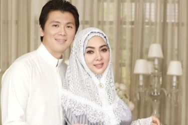 Pasangan selebritis Reino Barack dan Syahrini. (Foto : Ist)