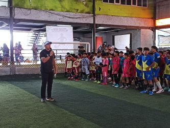 Ketua KONI Tangsel Hamka Handaru pada pembukaan turnamen Futsal antar SD se Tangsel di MS Indoor Soccer, BSD. (tangselpos.id/mg1)