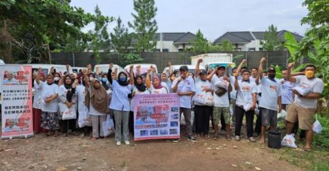 Komunitas sopir truck Jakarta saat menggelar deklarasi dukung Ganjar 2024 di Tangsel. (Ist)