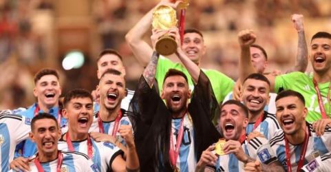 Messi dan pemain Argentina larut dalam keceriaan. (Ist)