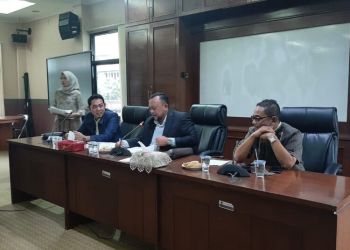 Suasana hearing antara warga Mekar Bakti, pengusaha hiburan dan anggota DPRD Kabupaten Tangerang Komisi II. (Ist)
