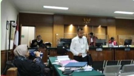 Suasana persidangan kasus tindak pidana korupsi di Samsat Kelapa Dua. (Ist)