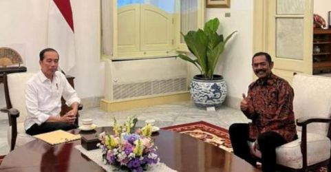 Presiden Jokowi saat menerima FX Hadi Rudyatmo Ketua DPC PDIP Kota Solo di Istana Merdeka. (Foto : Setpres)