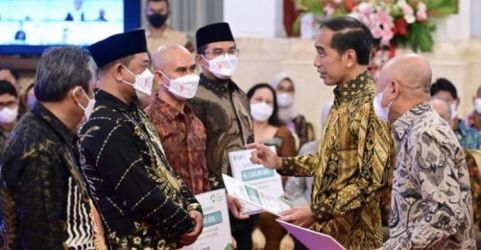 Presiden Jokowi pada acara Penyerahan KUR Klaster di Istana Negara. (Ist)