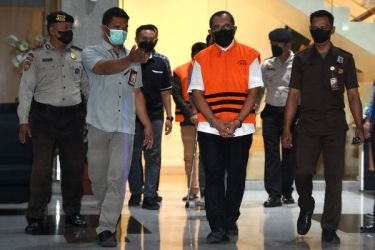 Wakil Ketua DPRD Jatim Sahat Tua Simandjuntak tersangka kasus dana hibah.