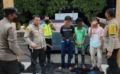 Tiga remaja AC, M dan MR ditangkap Polisi karena membawa senjata tajam. (Ist)