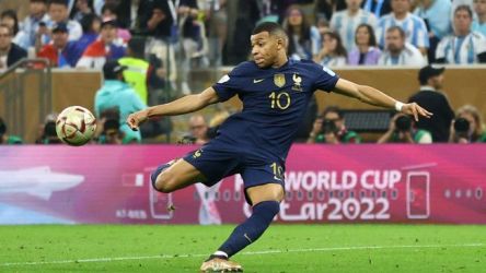 Bintang Timnas Prancis Kylian Mbappe borong 8 gol dan berhak bawa pulang sepatu emas Piala Dunia 2022. (Ist)