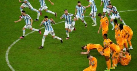 Kegembiraan para pemain Argentina saat menang adu penalti mengalahkan Belanda 4-2. (Ist)