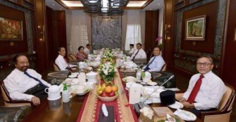 Presiden Jokowi saat makan siang bersama para Ketum Partai Koalisi. (Foto : Setpres)