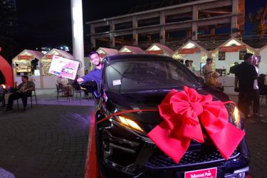 Karyawan bank, Abdul Rohim, menangkan grand prize 1 unit Mitsubishi Xpander pada program Undi Undi Hepi. Abdul menjadi pelanggan setia  Telkomsel sejak 2015 yang berasal dari Tangerang Selatan, Jumat (16/12/2022).(Istimewa)