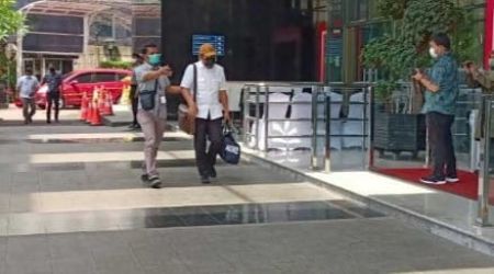 Wakil Ketua DPRD Jatim Sahat Tua Simanjuntak di Gedung KPK Jakarta. (Ist)