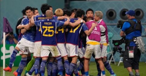 Selebrasi Timnas Jepang usai mengalahkan Spanyol 2-1. (Ist)