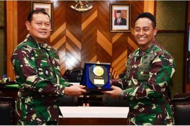 Panglima TNI Laksamana Yudo Margono dan Jenderal Andika Perkasa. (Ist)