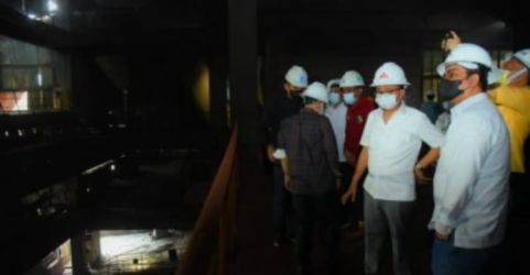 Anggota DPR Komisi III saat berada di lokasi bentrok PT Gunbuster Nikel Industri di Sulawesi Tengah. (Ist)