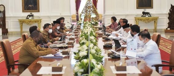 Presiden Jokowi saat memimpin Rapat Terbatas Percepatan Penanganan Gangguan Tumbuh Kembang Anak (Stunting)