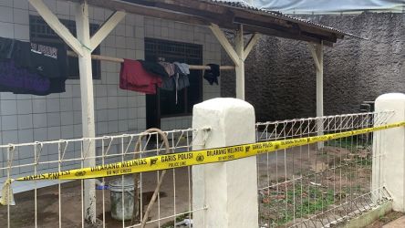 Rumah kontrakan sekeluarga tewas keracunan di Bekasi.