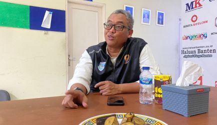 Ketua KONI Kota Tangsel Hamka Handaru tengah memaparkan persiapan untuk menjelang Porprov 2026.