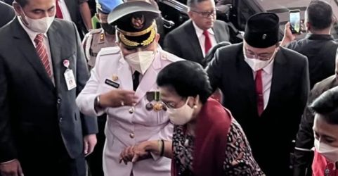 Ketum PDIP Megawati Soekarnoputri saat hadir di acara pelantikan Wali Kota Semarang, Senin (30/1)