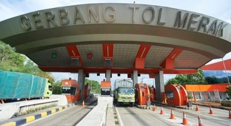 Gerbang Tol Merak.