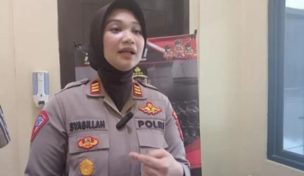 AKP Syabillah Putri Ramdhani Kapolsek Cisauk saat memberikan konferensi pers.