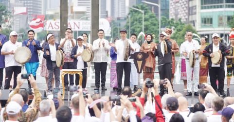 Presiden Jokowi saat hadir pada acara kick off ketentuan Indonesia di ASEAN ini yang diselenggarakan Minggu (29/1) di Bundaran HI. (Foto : Setpres)