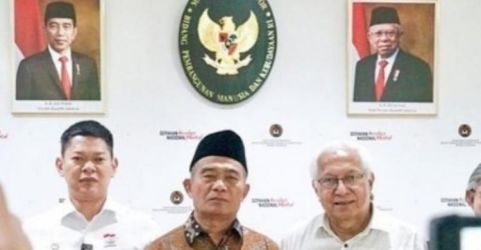 Dari kiri ke kanan. Ketua KOI Raja Dapta Oktohari, Menko PMK Muhadjir dan Presiden ANOC Robin Mitchell. (Ist)