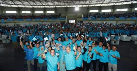 Ribuan simpatisan Partai Gelora berkumpul di Indoor Stadium Sport Center Kelapa Dua, Tangerang