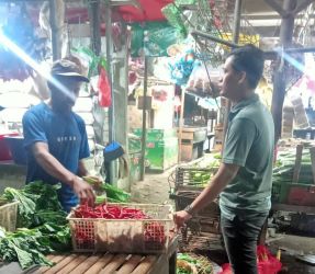 PC INSPIRA Tangerang Selatan (Tangsel) menyoroti harga sembako di pasar yang semakin naik. Hal itu dilakukan dengan inspeksi ke pasar Cimanggis Ciputat, Senin (6/2)