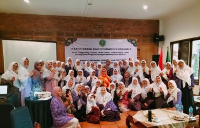 Pengurus Daerah Wanita Islam (PDWI) Tangsel menggelar Rapat Kerja dan Upgrading turut dihadiri tokoh perempuan Hj Airin Rachmi Diany.