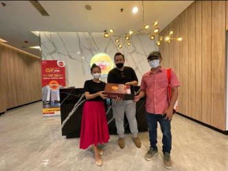 Sinar Mas Land melakukan serah terima kunci tahap pertama kepada para pemilik unit di Tower Kamaya, apartemen Akasa Pure Living sejak hari Rabu (15/02) lalu.