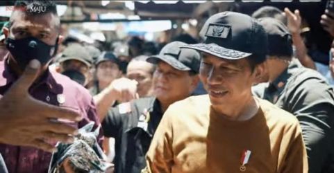 Kunjungan Presiden Jokowi ke pasar tradisional Youtefa, Papua. (Ist)