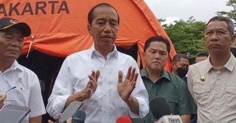 Presiden Jokowi saat berada di Plumpang pada Minggu (5/3). (Foto : Setpres)