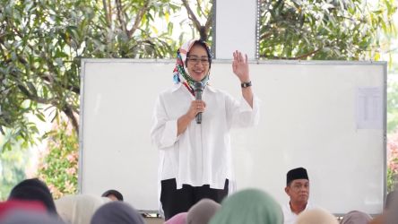 Airin Rachmi Diany silaturahmi dengan warga Warunggunung, Kabupaten Lebak.