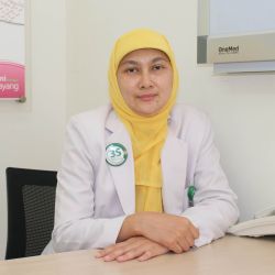 Dokter Spesialis Anak RS Sari Asih Ciputat, dr. Yanti Susanti, SpA(K)