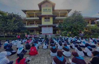 Memperingati HUT PMR Ke-73 tahun 2023,  PMR Soebono Mantofani mengadakan latihan gabungan dalam rangka melatih siswa/siswi generasi muda.