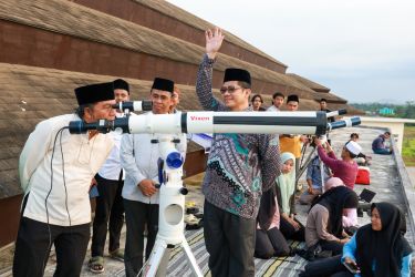 Pj Gubernur Banten saat mebghadiri pemantauan Hilal di UIN Sultan Maulana Hasanudin, Kota Serang   (Foto : Ist)