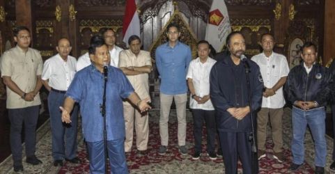 Ketum Gerindra Prabowo Subianto dan Ketum Nasdem Suryo Paloh saat mengadakan konferensi pers di Hambalang