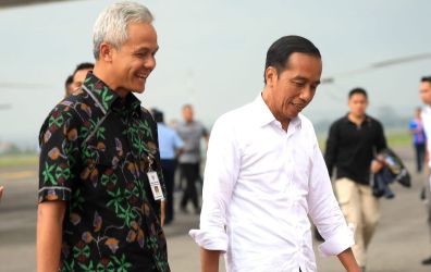 Presiden Jokowi bersama Ganjar Pranowo pada suatu kesempatan.   (foto : Ist)