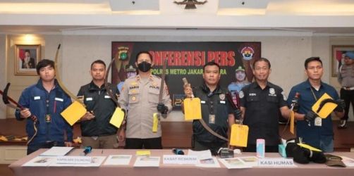 Polisi berhasil menyita senjata tajam yang digunakan para remaja untuk tawuran di Cilincing, Jakarta Utara. (Ist)