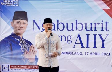Ketua Umum Partai Demokrat, Agus Harimurti Yudhoyono, saat menyampaikan sambutan di acara Safari Ramadan di Pandeglang, Senin (17/4/2023).(Ari Supriadi/Tangsel Pos)