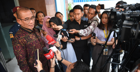 Ketua KPU Hasyim Asy'ari saat konferensi pers.  Foto : Ist
