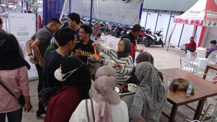 Nampak suasana pasar ramadhan yg diadakan oleh bank BRI Regional Office Jakarta 3. (Foto: Ist)